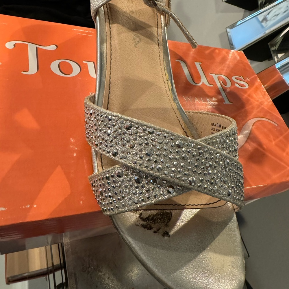 Women’s size 5 dress shoe